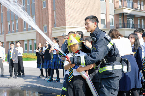 “消防安全”主题集会,南通惠立学校